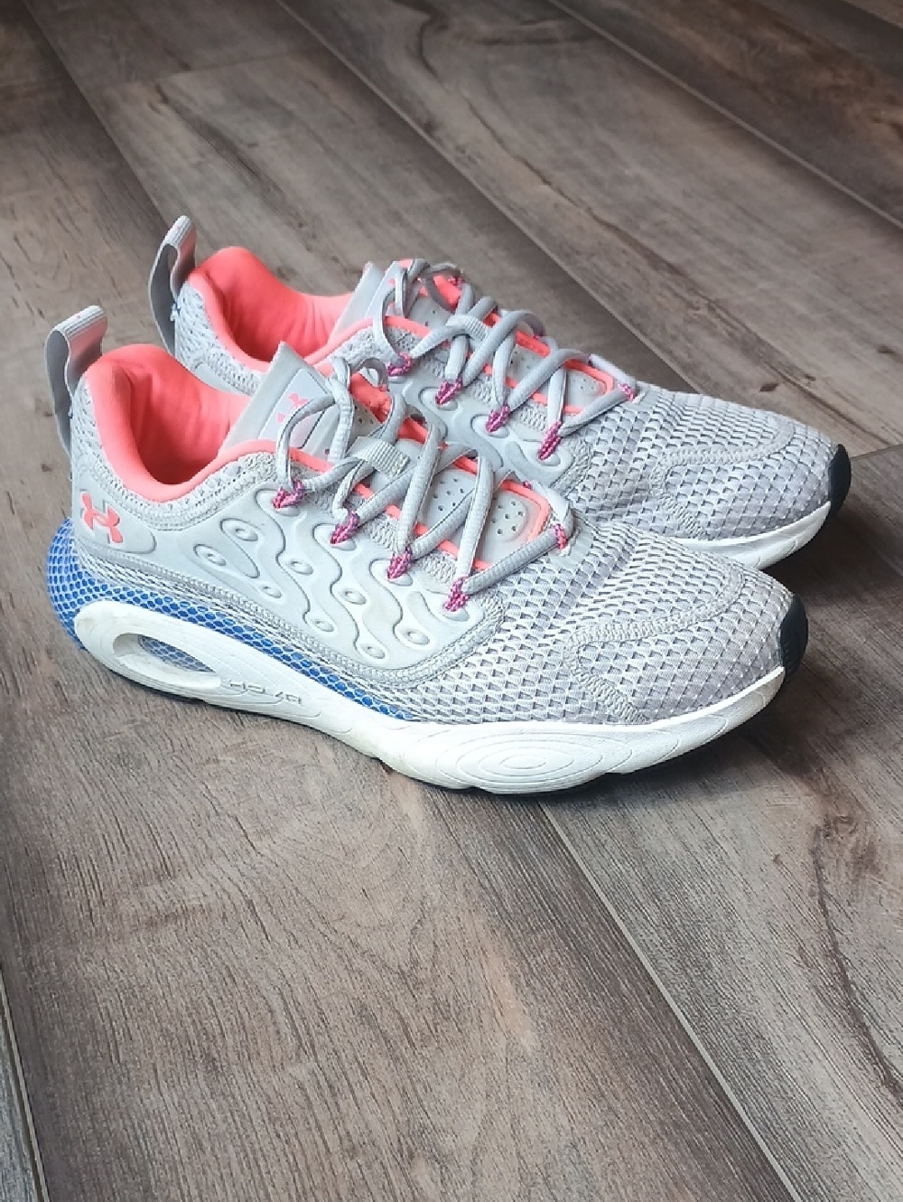 Under Armour Women’s Gray Mesh Running Shoes with Coral Lining